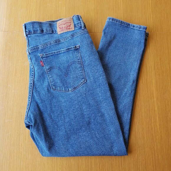 Levi's Classic Crop Size 14 Waist 32 Stretchy Blue Jeans - Picture 1 of 13